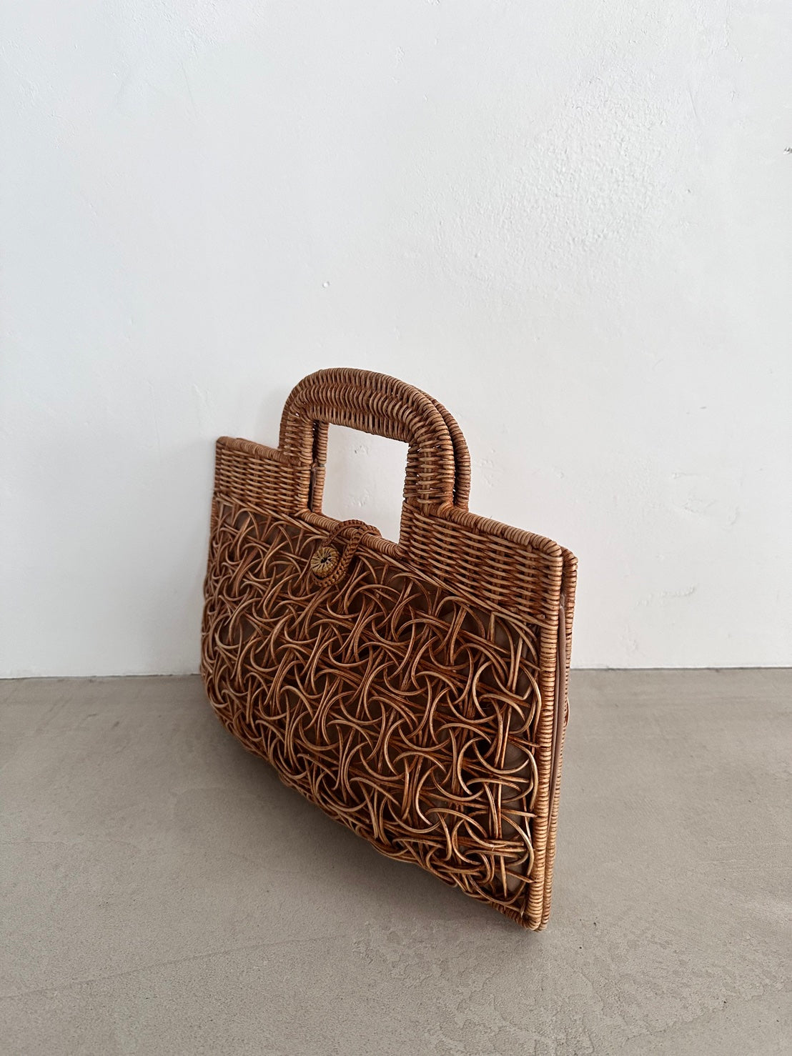【BALI WERKSTATTE】Interwoven Basket Clutch
