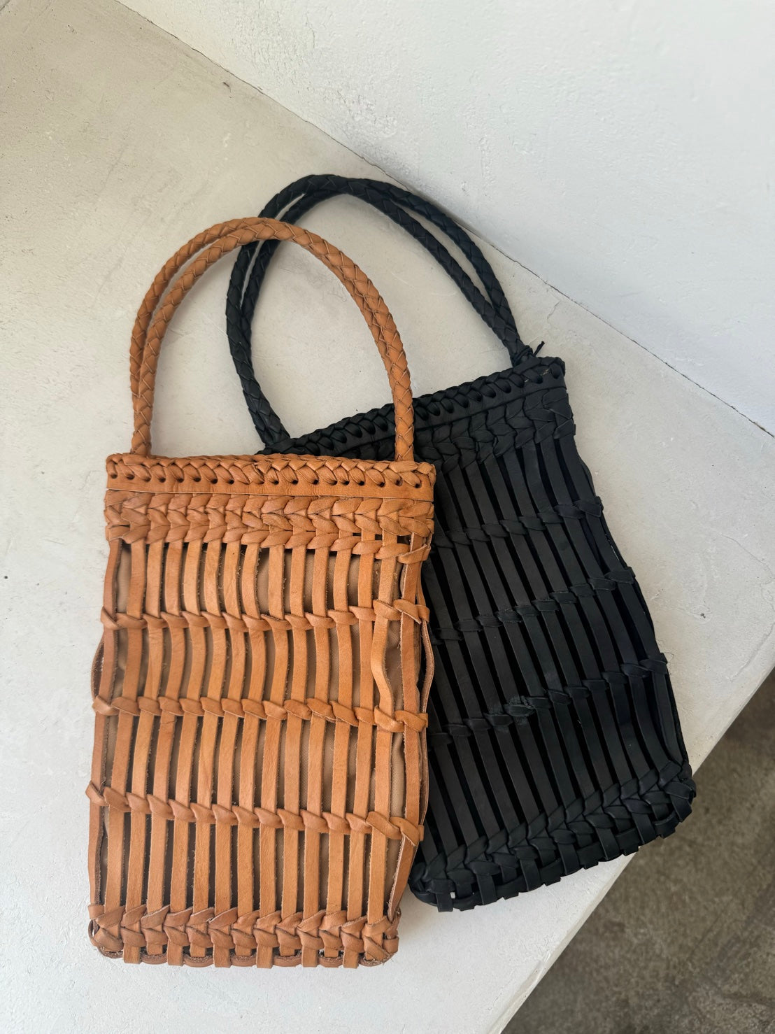 【BALI WERKSTATTE】Grid Phone Bag (Short Handle)