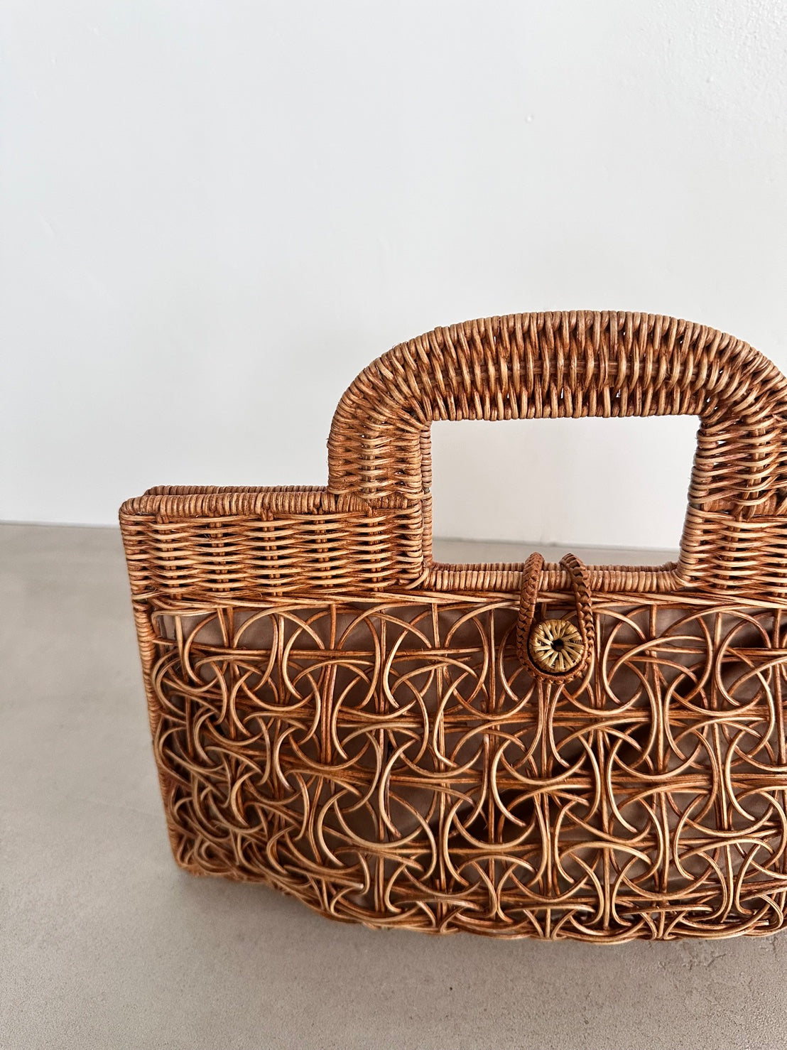 【BALI WERKSTATTE】Interwoven Basket Clutch