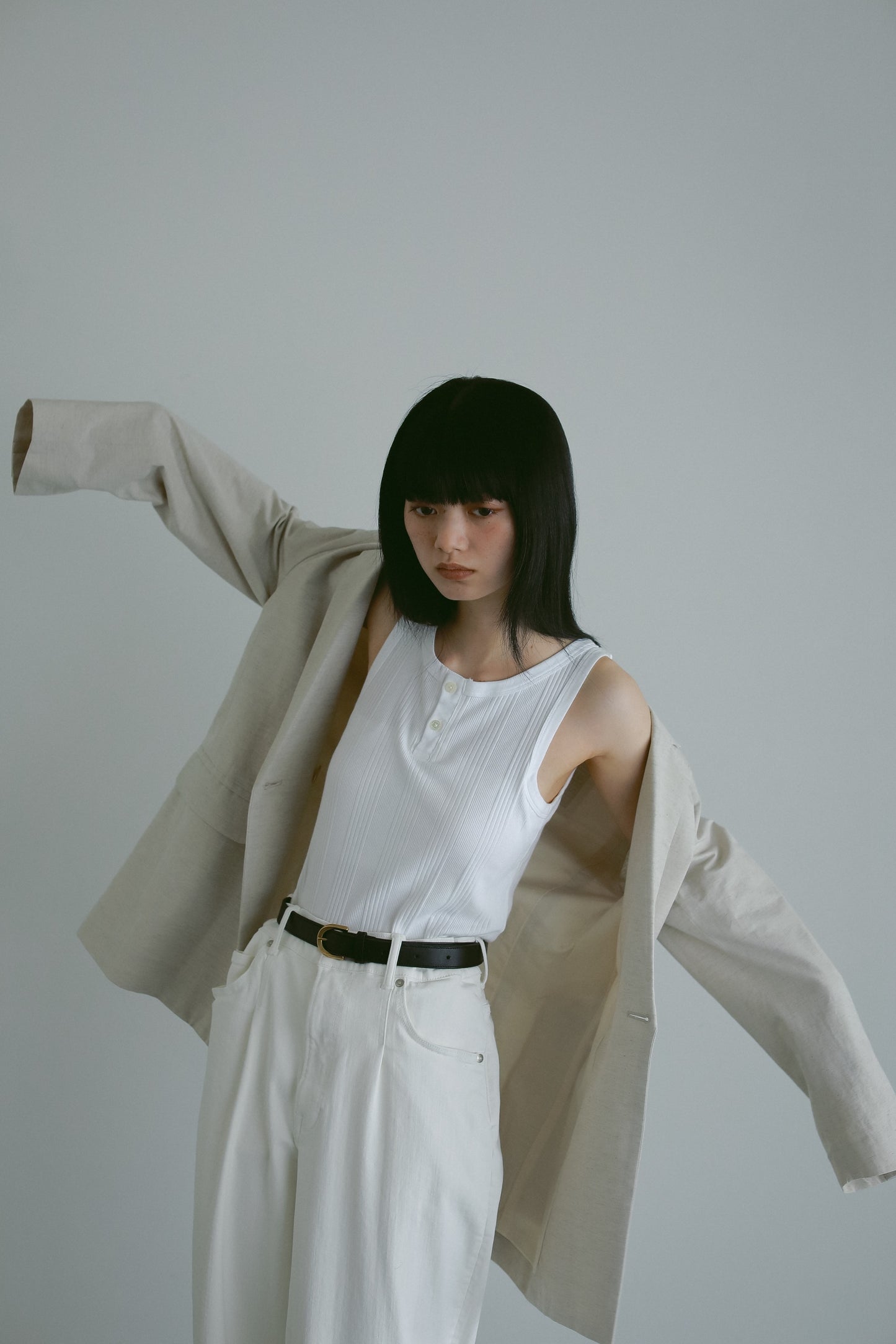 【SURT×CASA FLINE】カップ付ヘンリーネックトップス