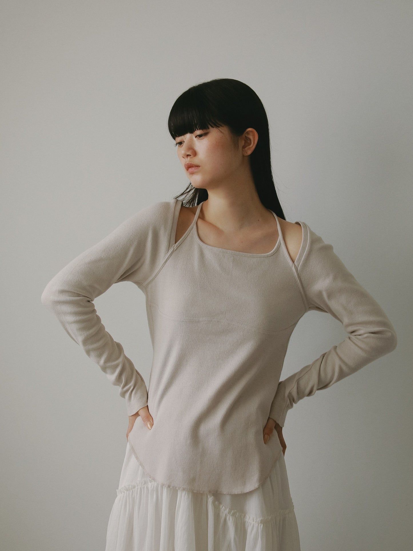 デコルテオープントップス