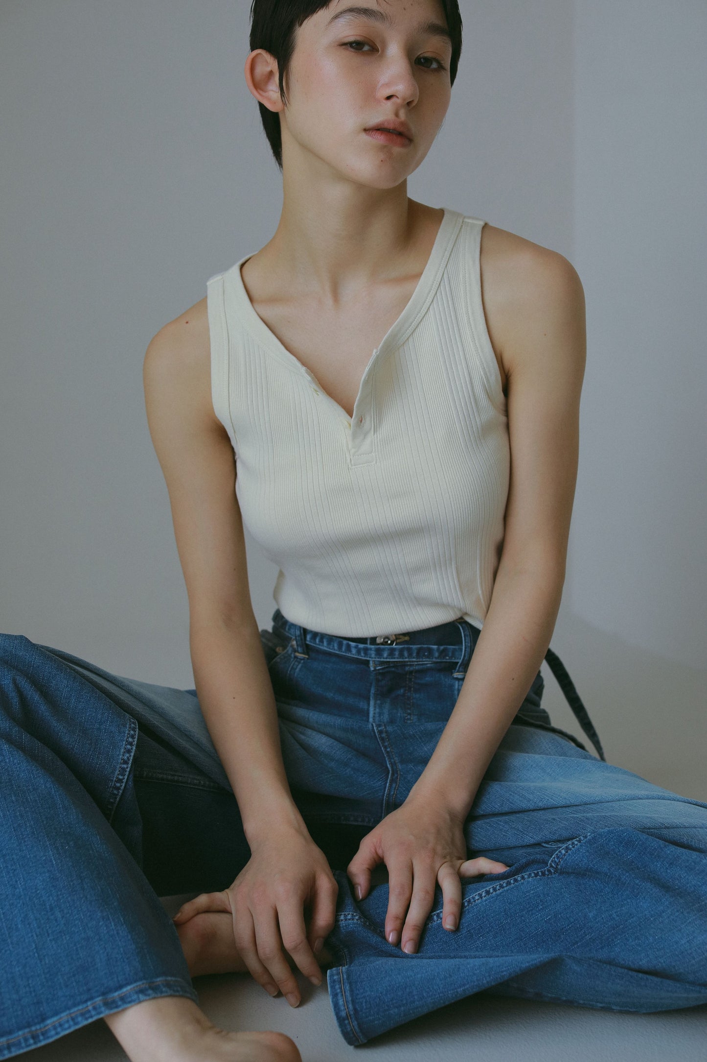 【SURT×CASA FLINE】カップ付ヘンリーネックトップス