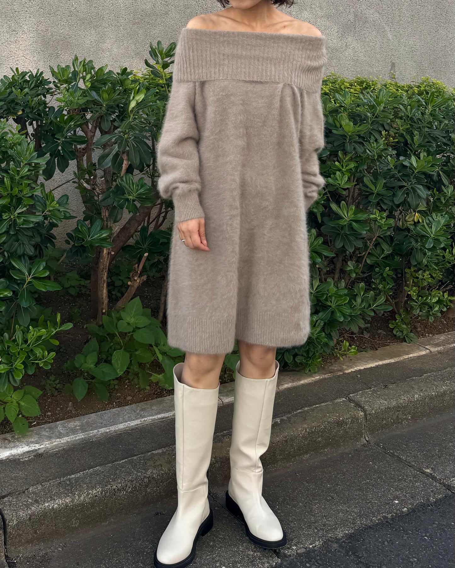 オフショルダーフォックスニットドレス