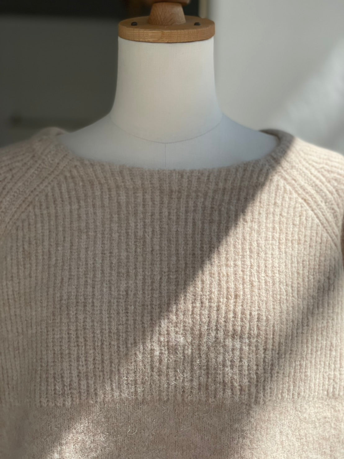 ラグランモヘアニットトップス