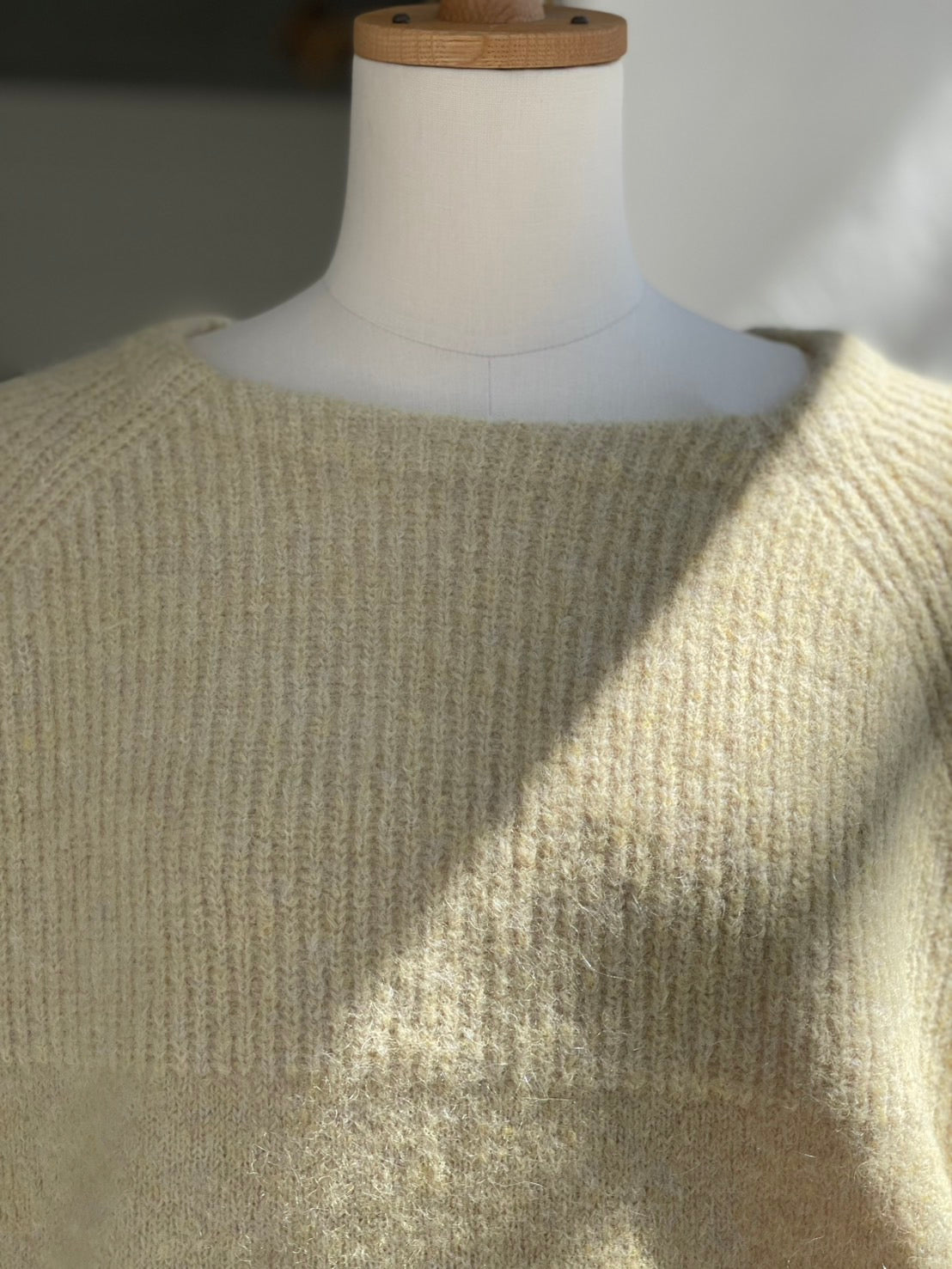 ラグランモヘアニットトップス