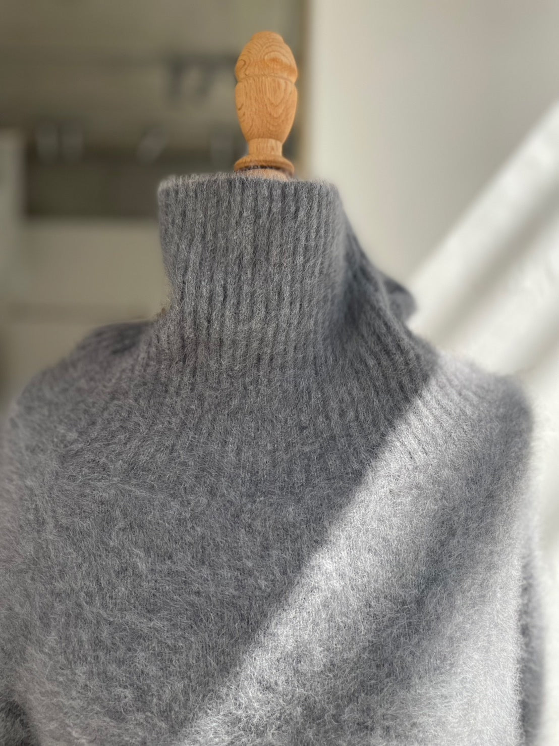 オフショルダーフォックスニットドレス