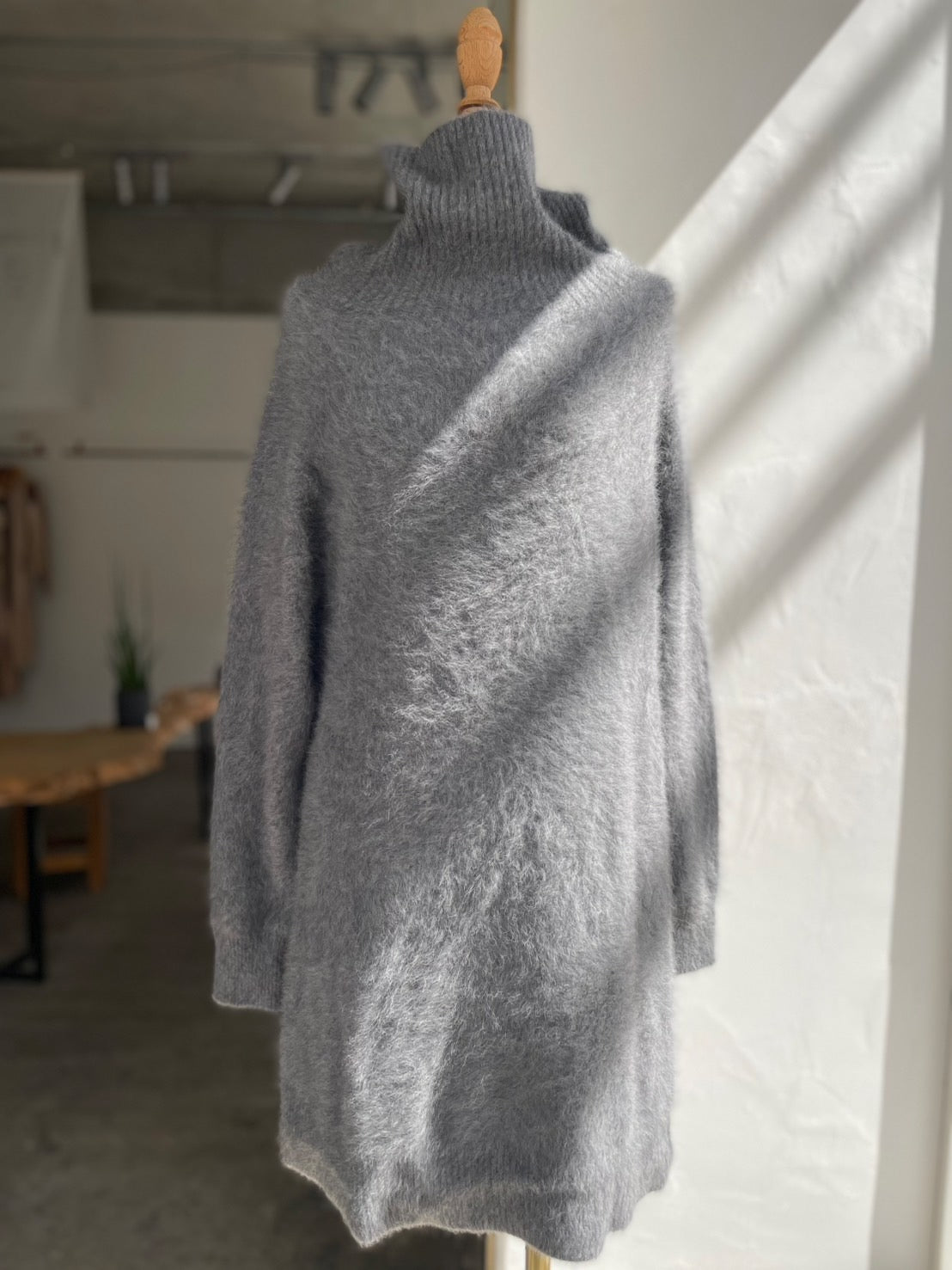 オフショルダーフォックスニットドレス