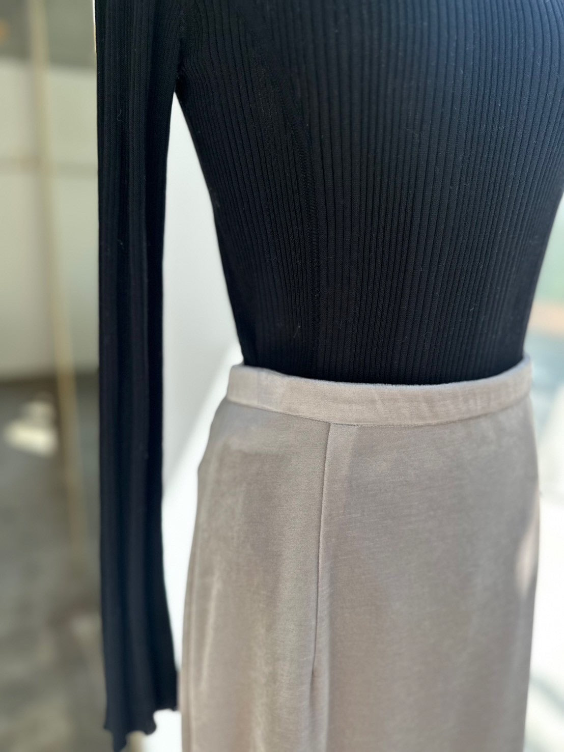 マキシ丈Iラインスカート