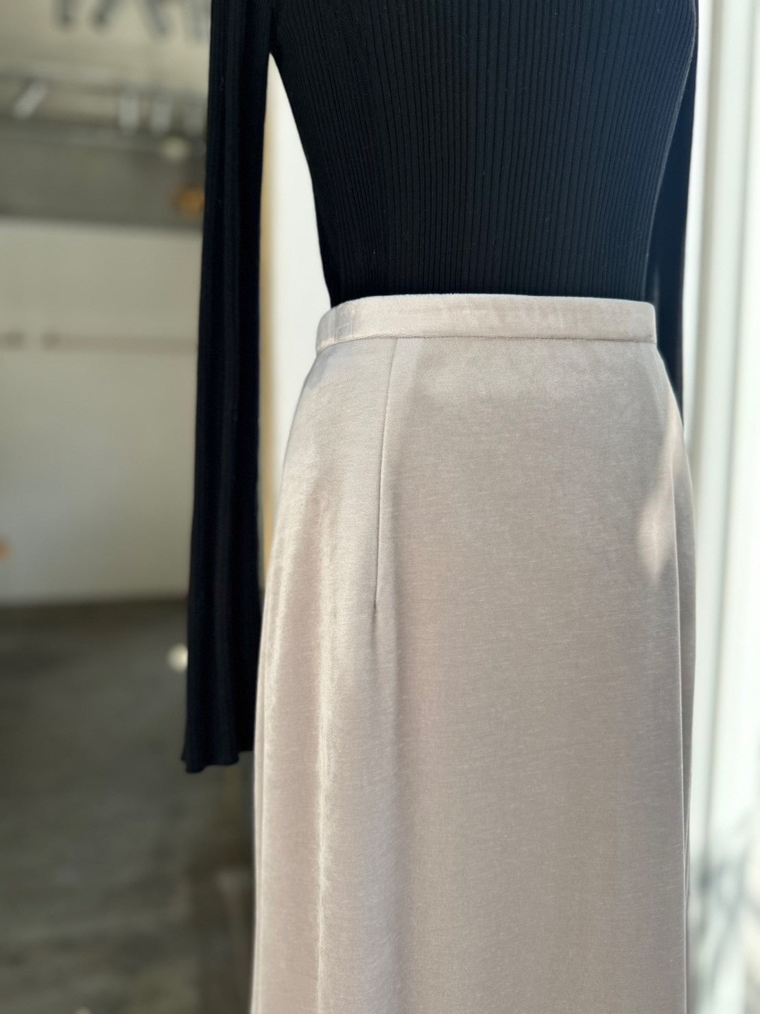 マキシ丈Iラインスカート