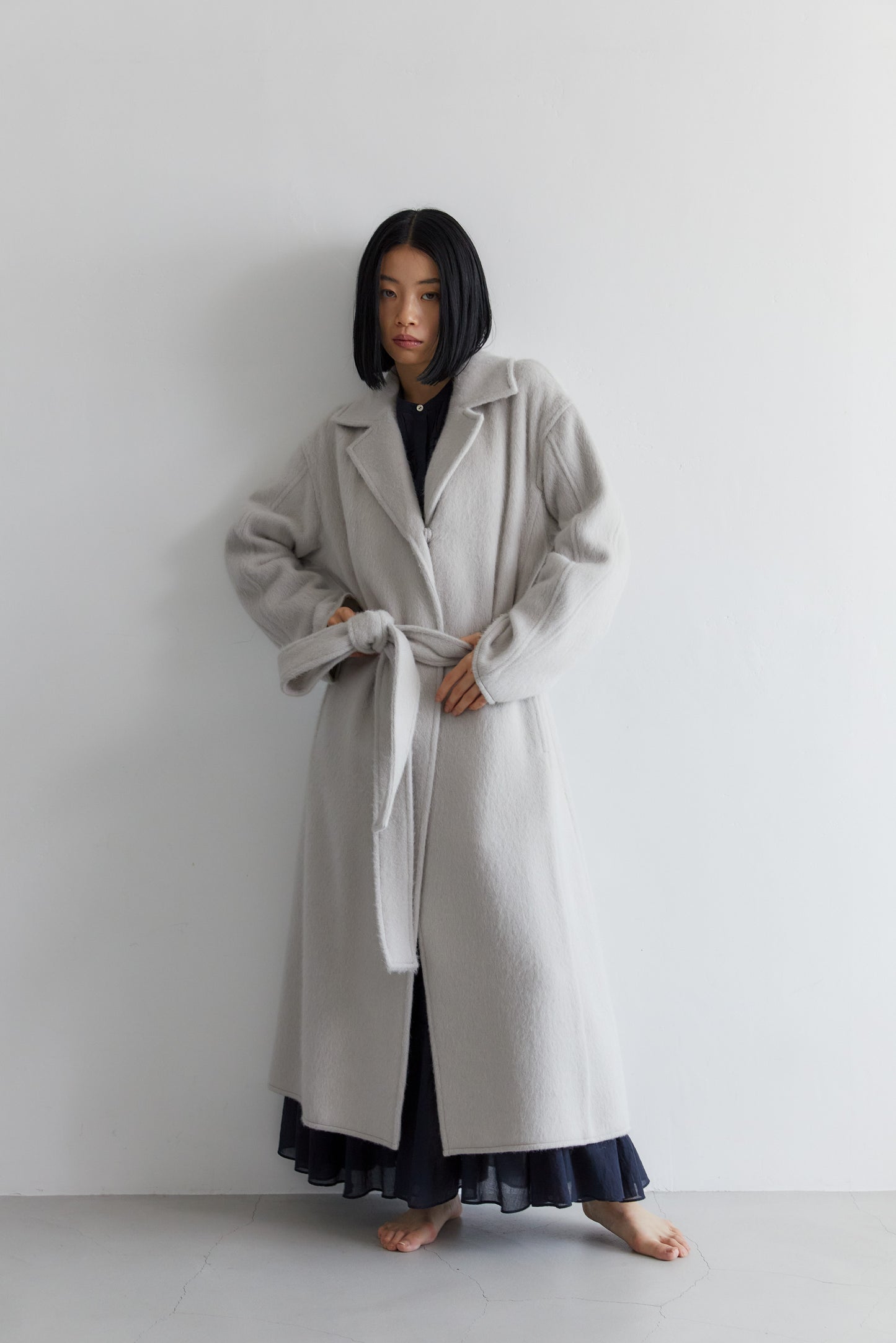 ワイドラペルロングコート