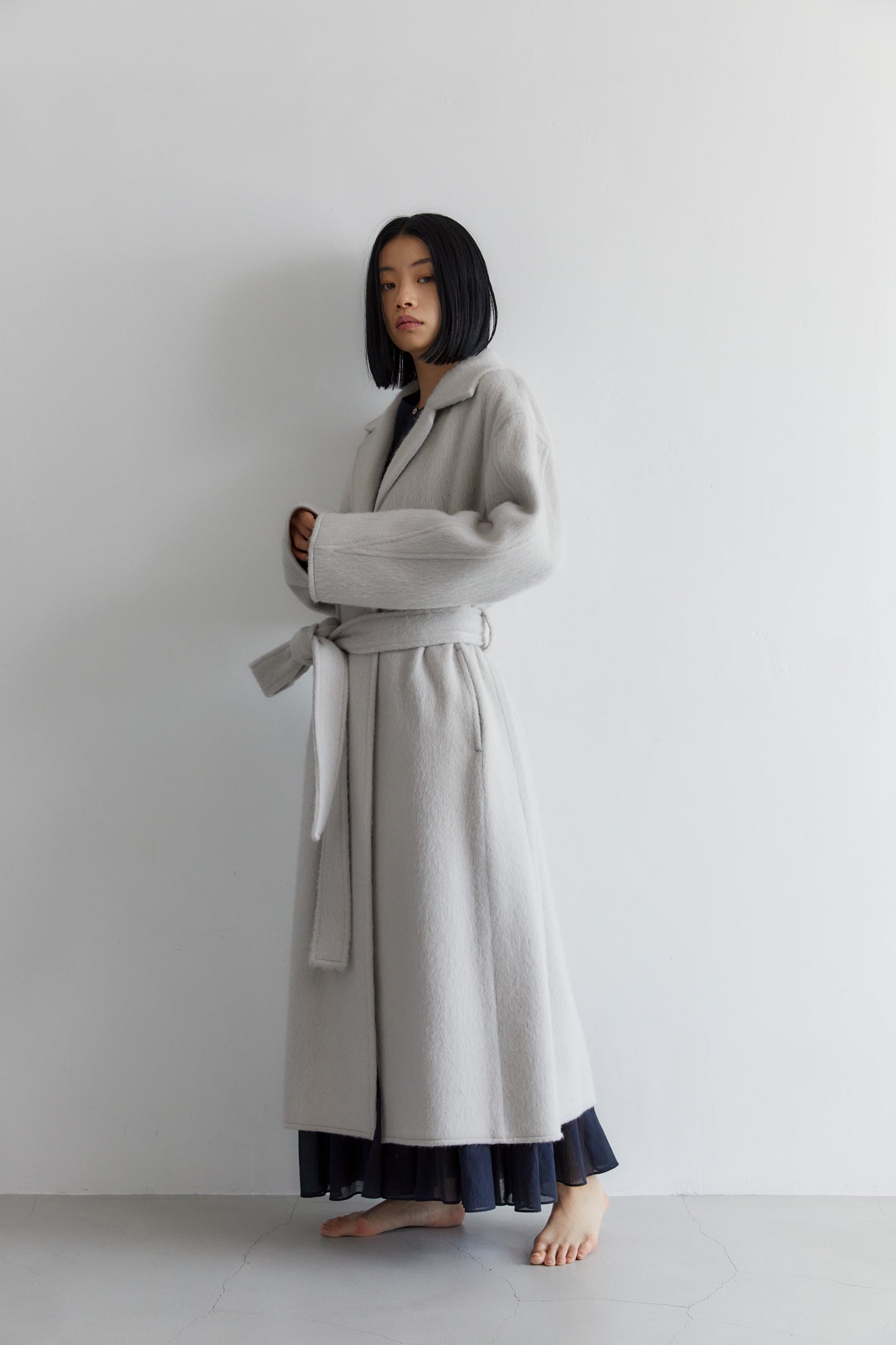 ワイドラペルロングコート