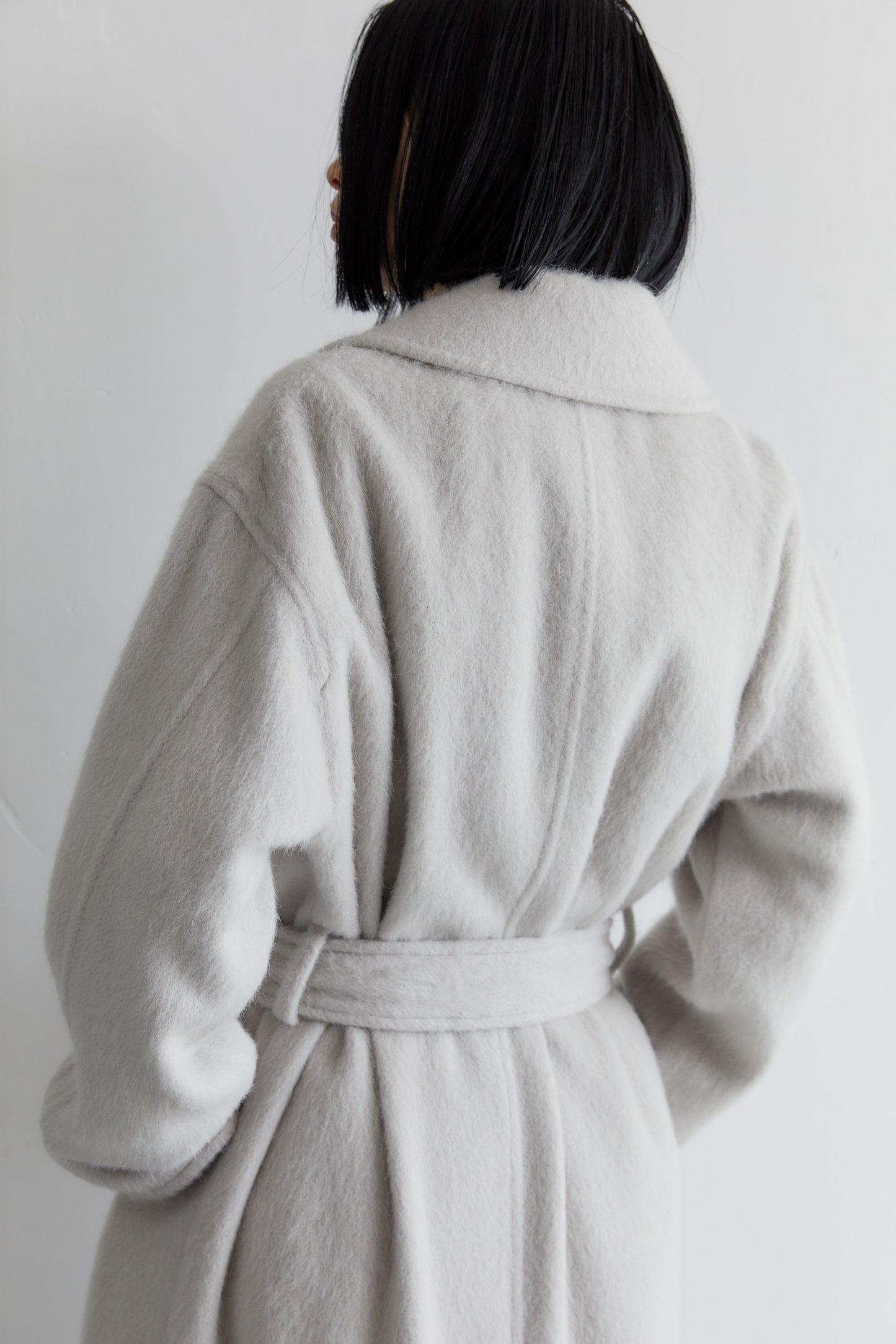 ワイドラペルロングコート