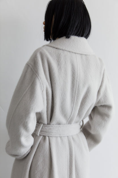 ワイドラペルロングコート