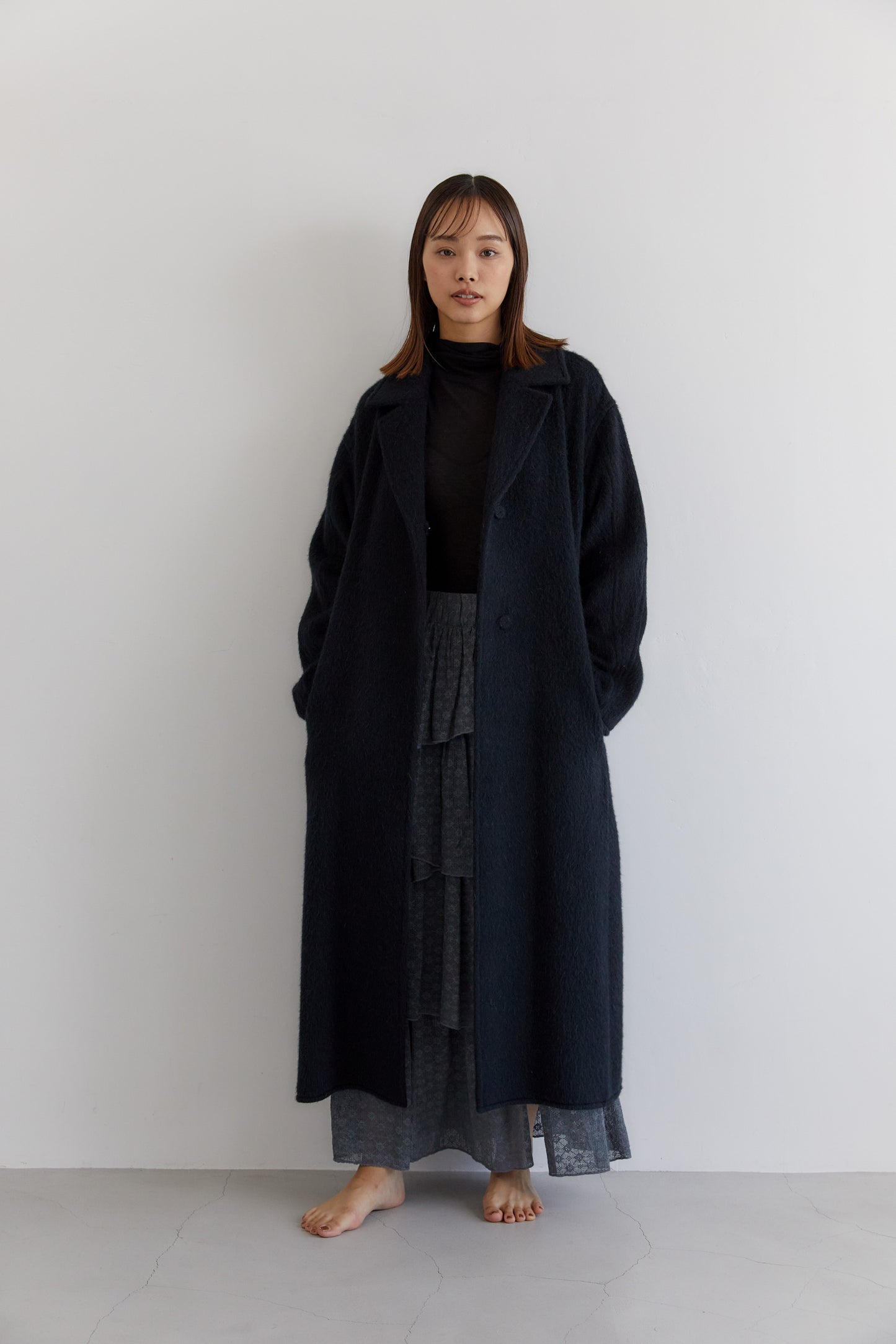 ワイドラペルロングコート