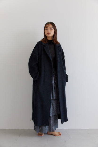 ワイドラペルロングコート