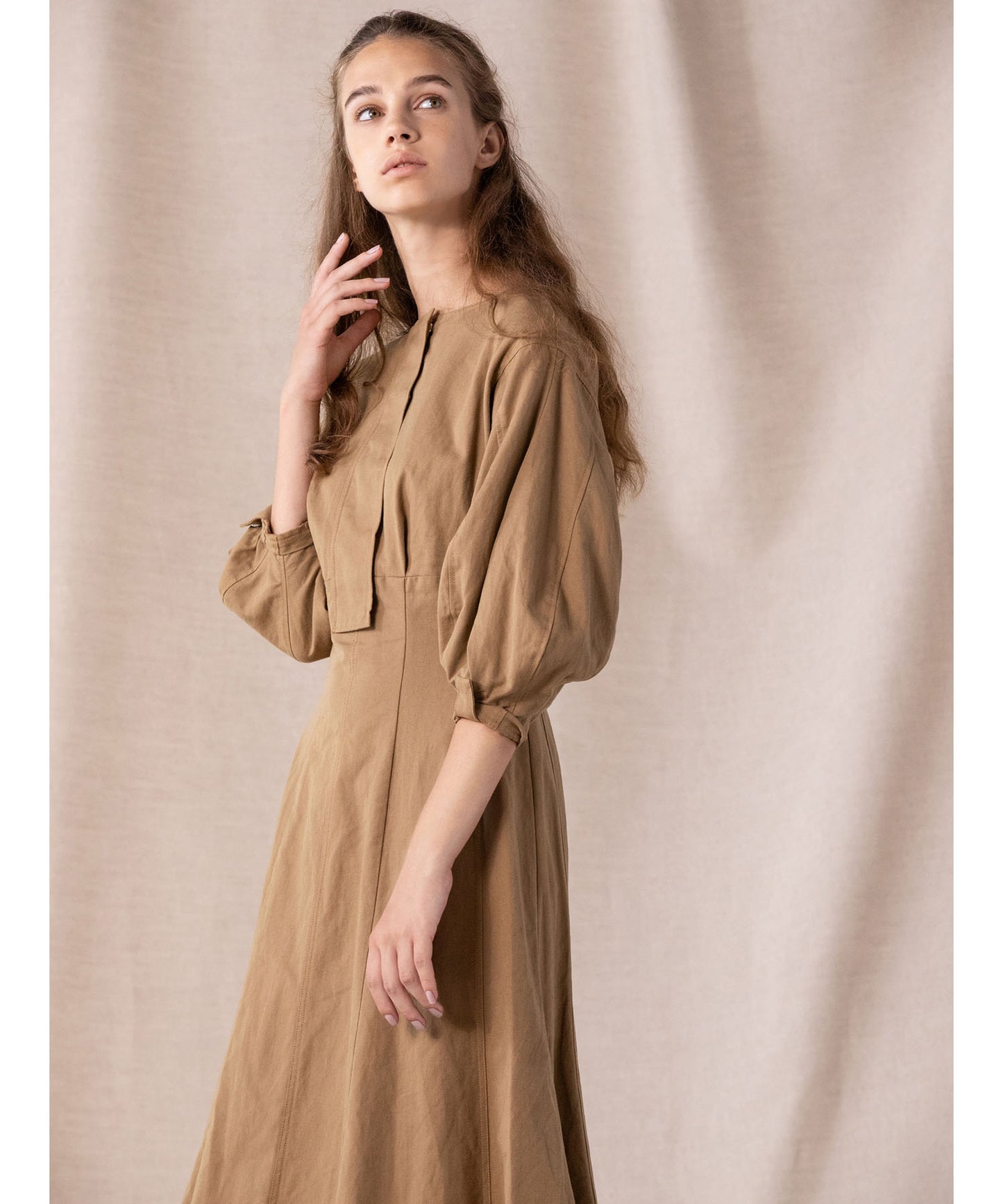 ボリューム袖ワンピース