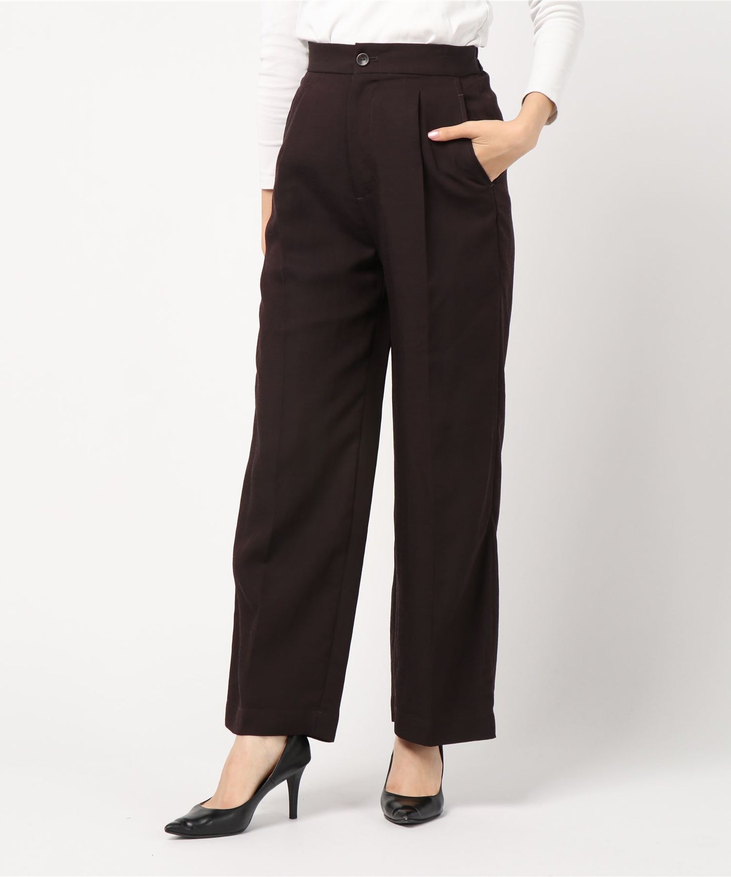 ライトファブリックタックパンツ