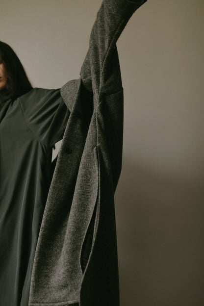 ハイネックポンチョコート