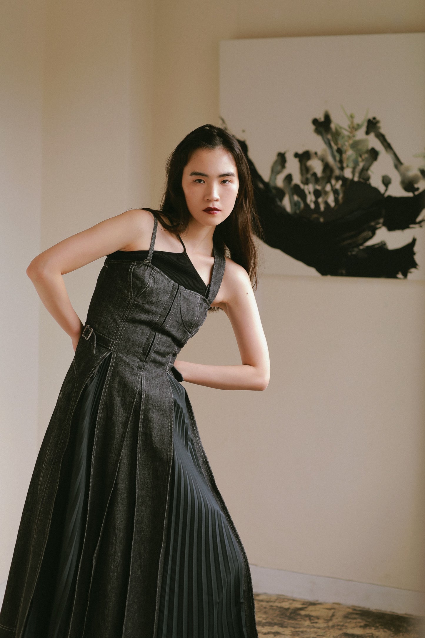 フロントホックプリーツワンピース