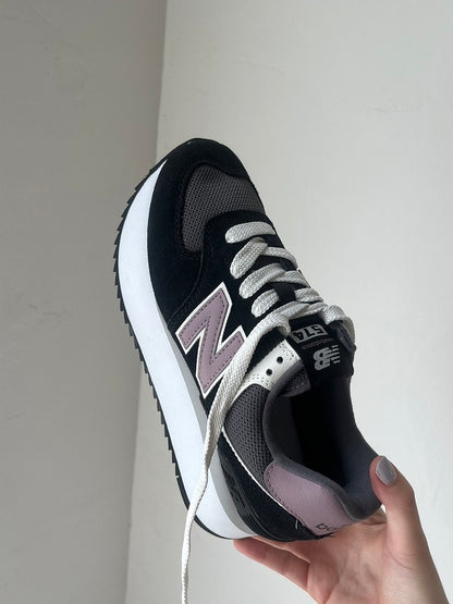 【NEW BALANCE】WL574+AK