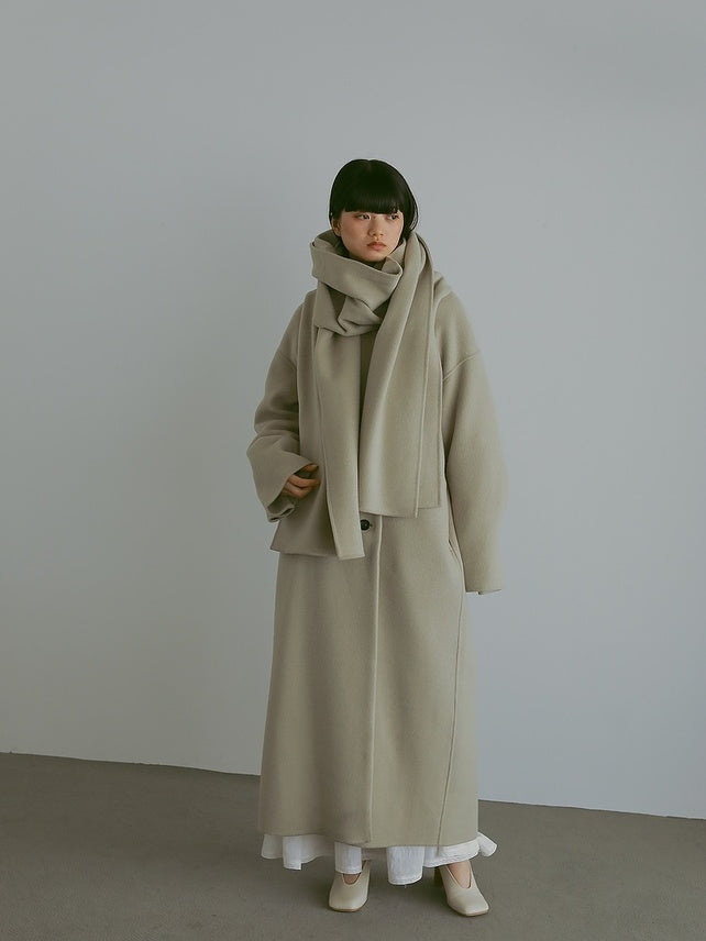 ストール付きダブルブレストロングコート